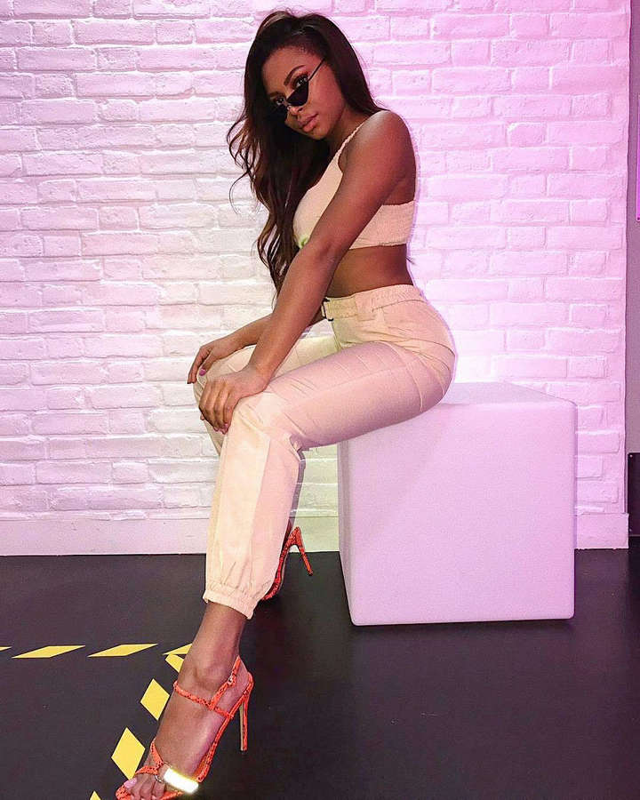 samira mighty feet 5