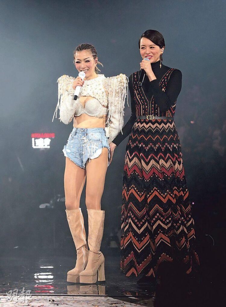 sammi cheng sau man feet 1