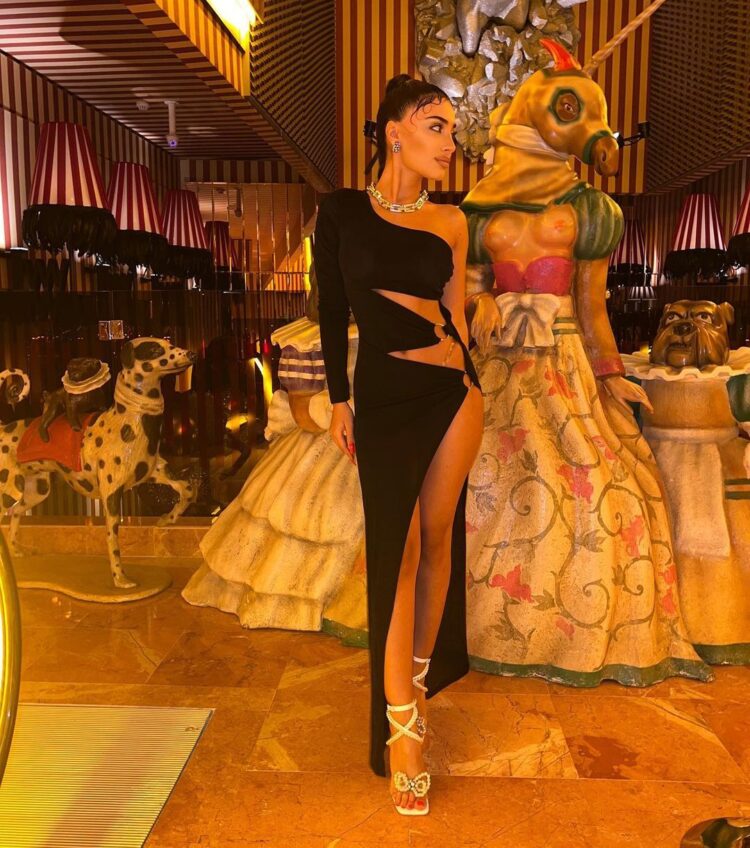 samra rahimli feet 4