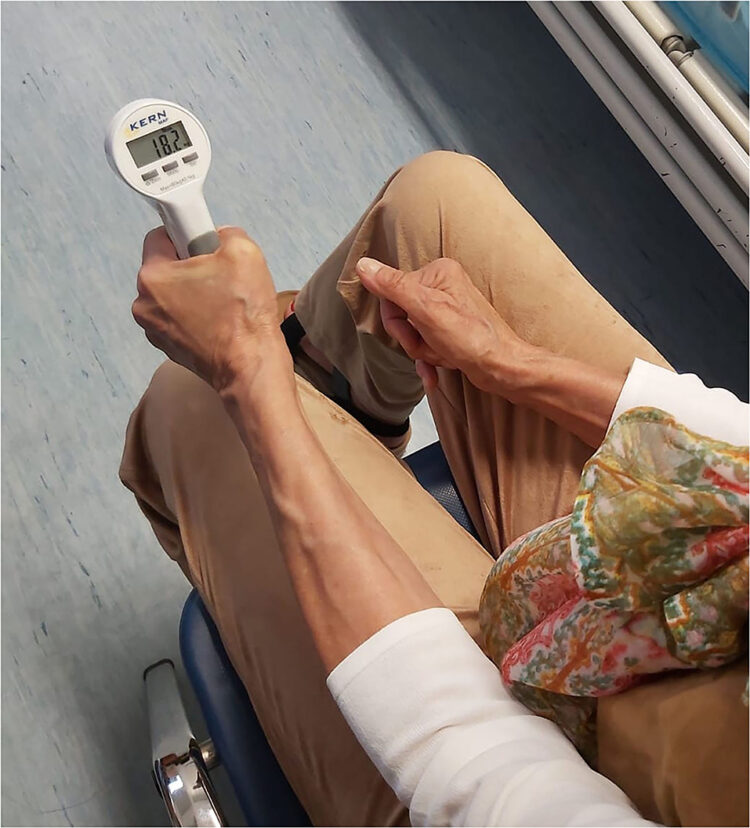 san chan claudia feet 5