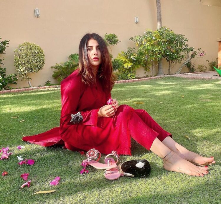 sana habib feet 3