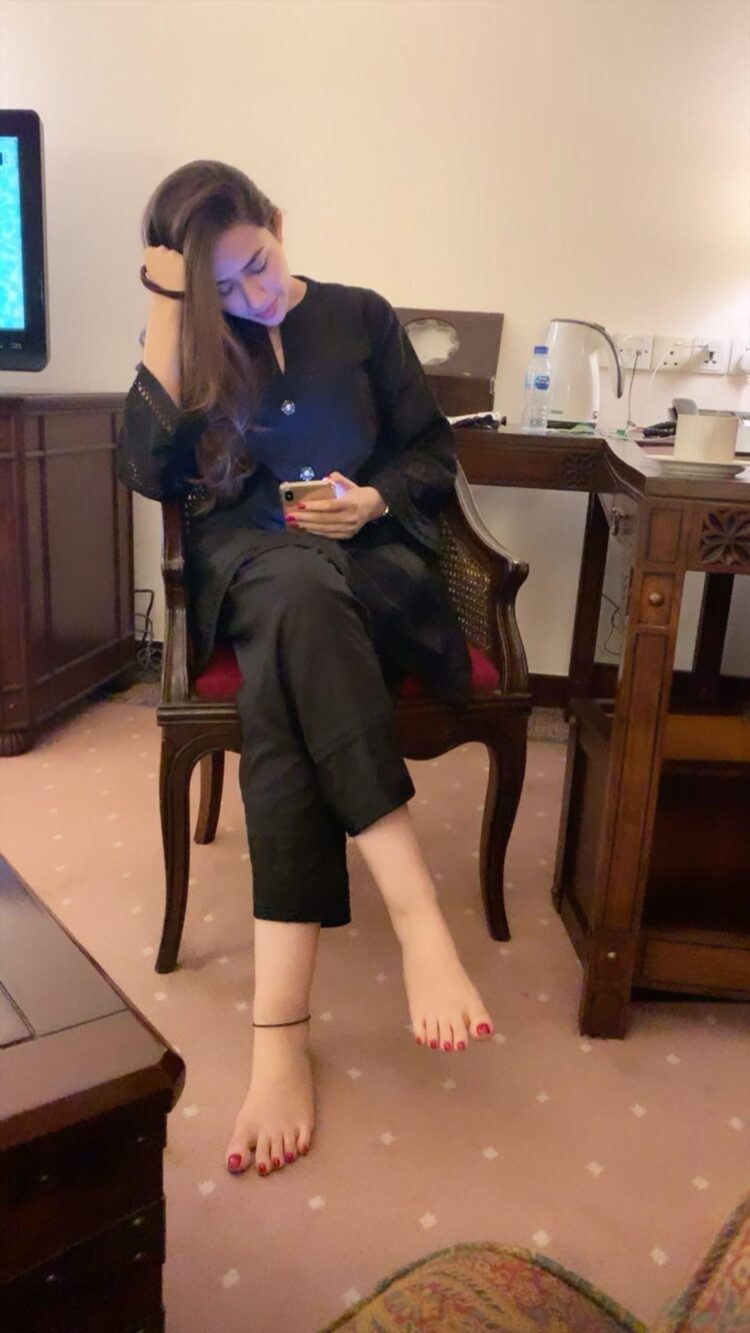 sana javed feet 2