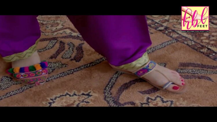 sana javed feet 5