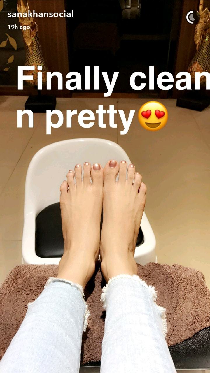 sana khan feet 6