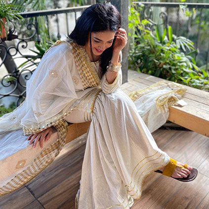 sanam jung feet 1