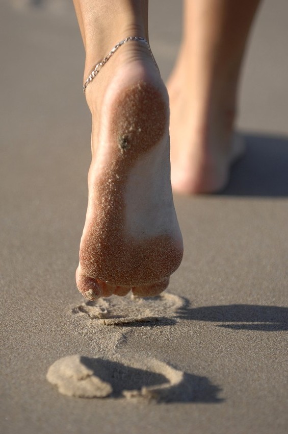 sand one feet 2