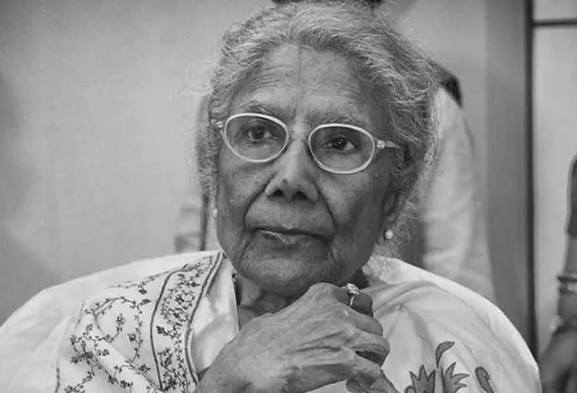 sandhya mukhopadhyay feet 3