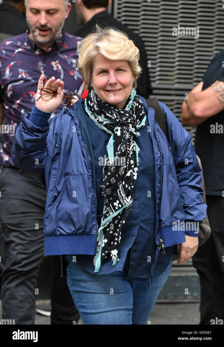 sandi toksvig feet 5