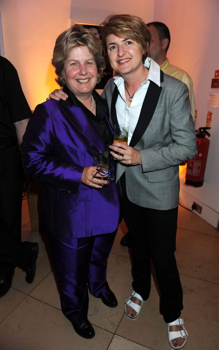 sandi toksvig feet scaled