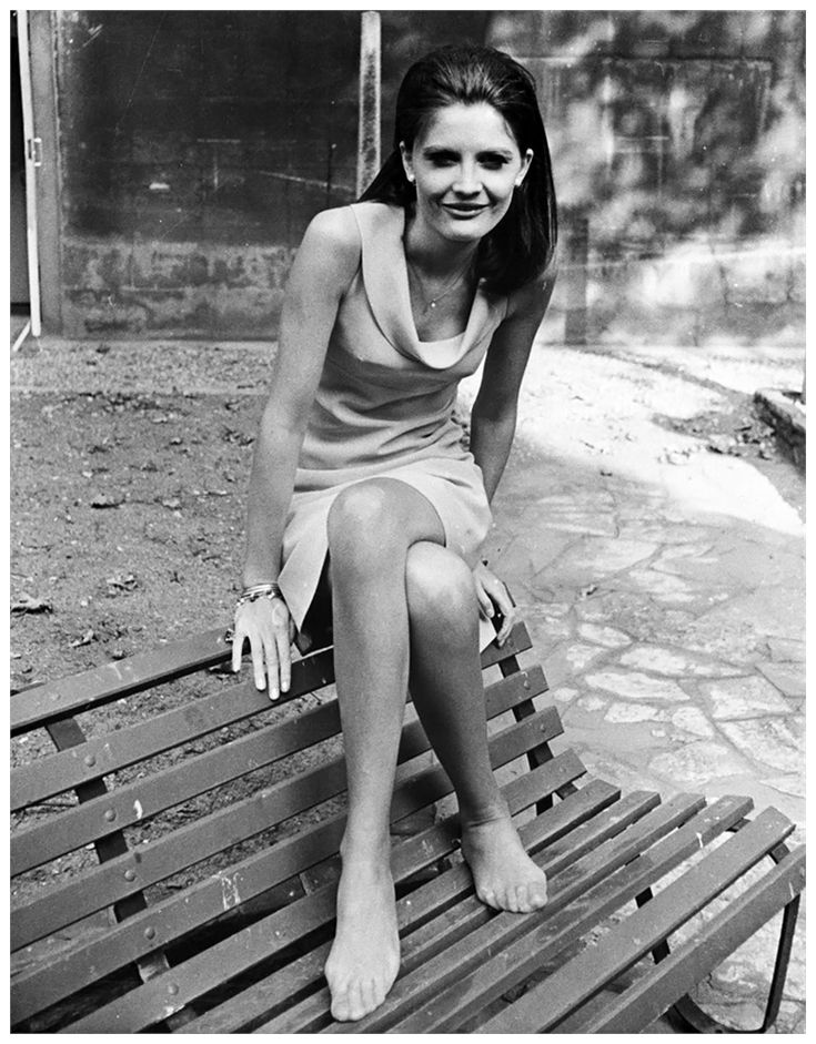sandie shaw feet 5