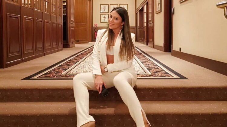 sandra afrika feet 3