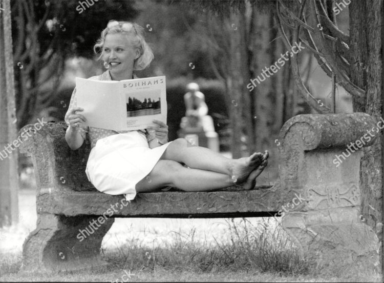 sandra dickinson feet 1