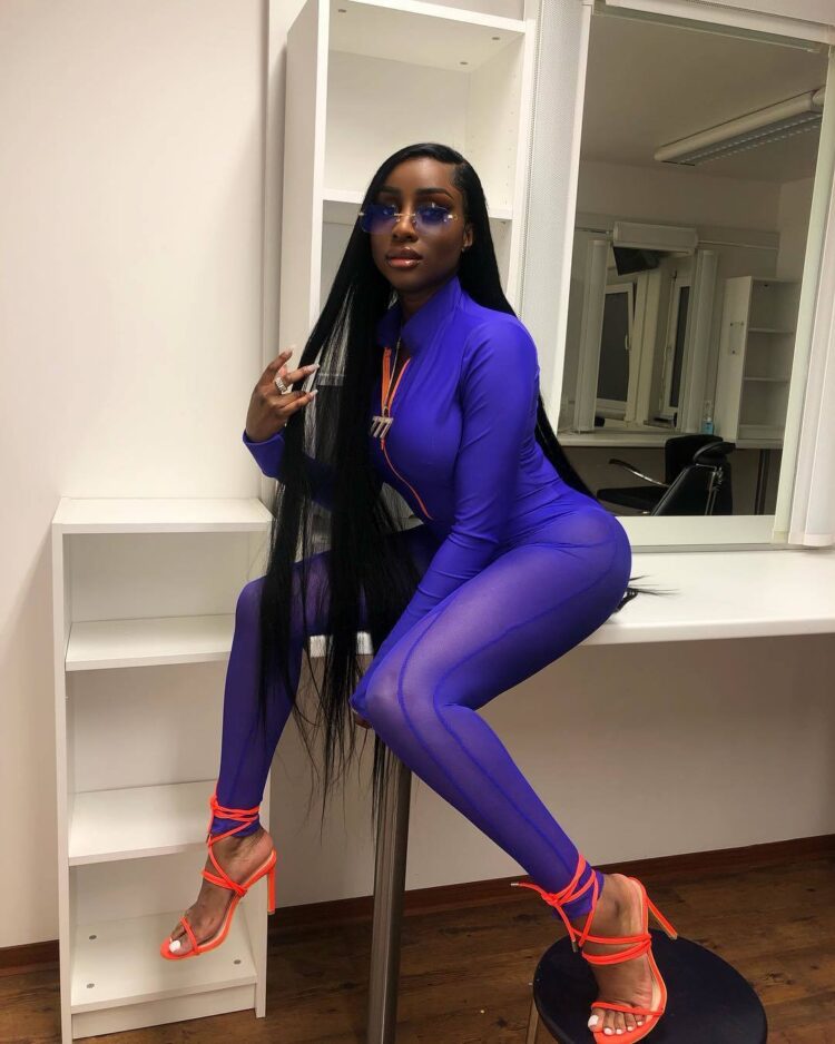 sandra lambeck feet 5