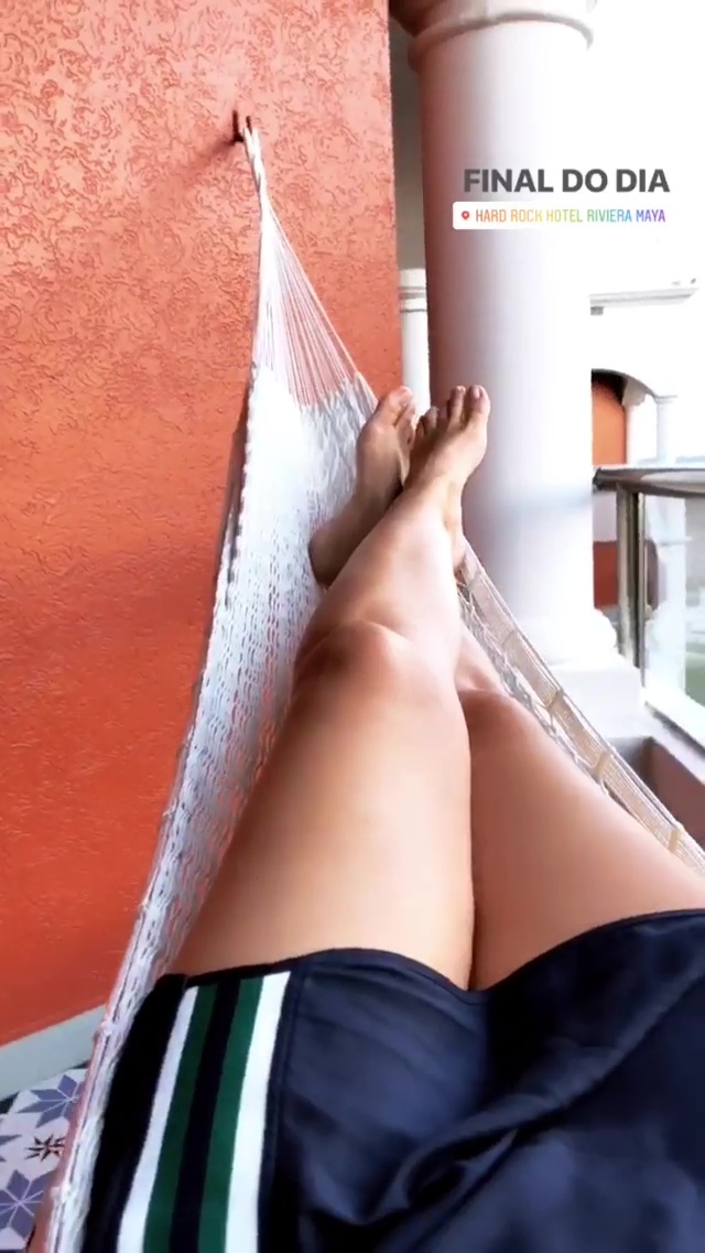 sandra matarazzo feet