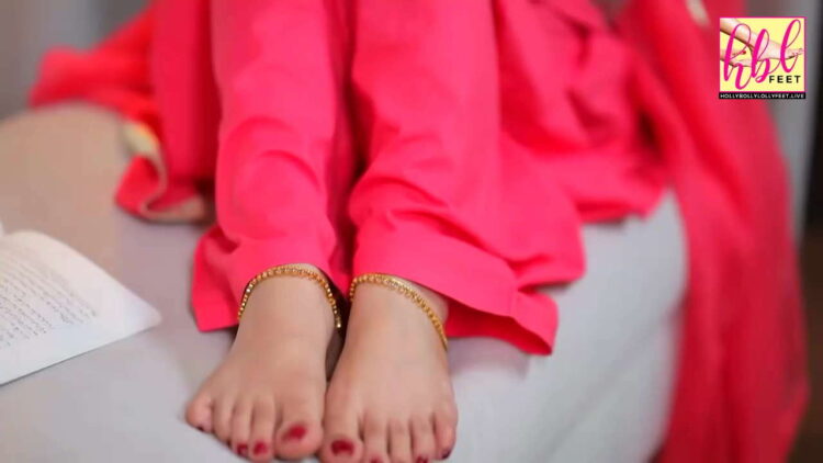 sania shamshad feet