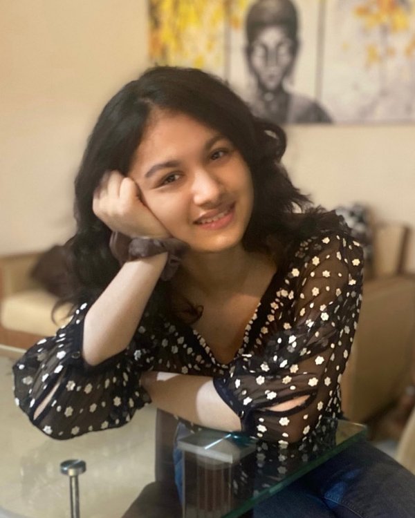 saniya anklesaria feet 5