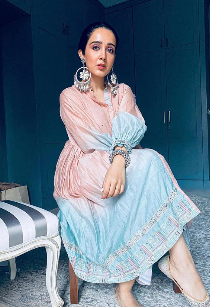 sanjana batra feet 4