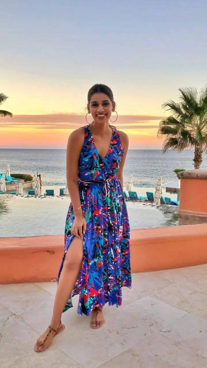 sanjana ganesan feet 2