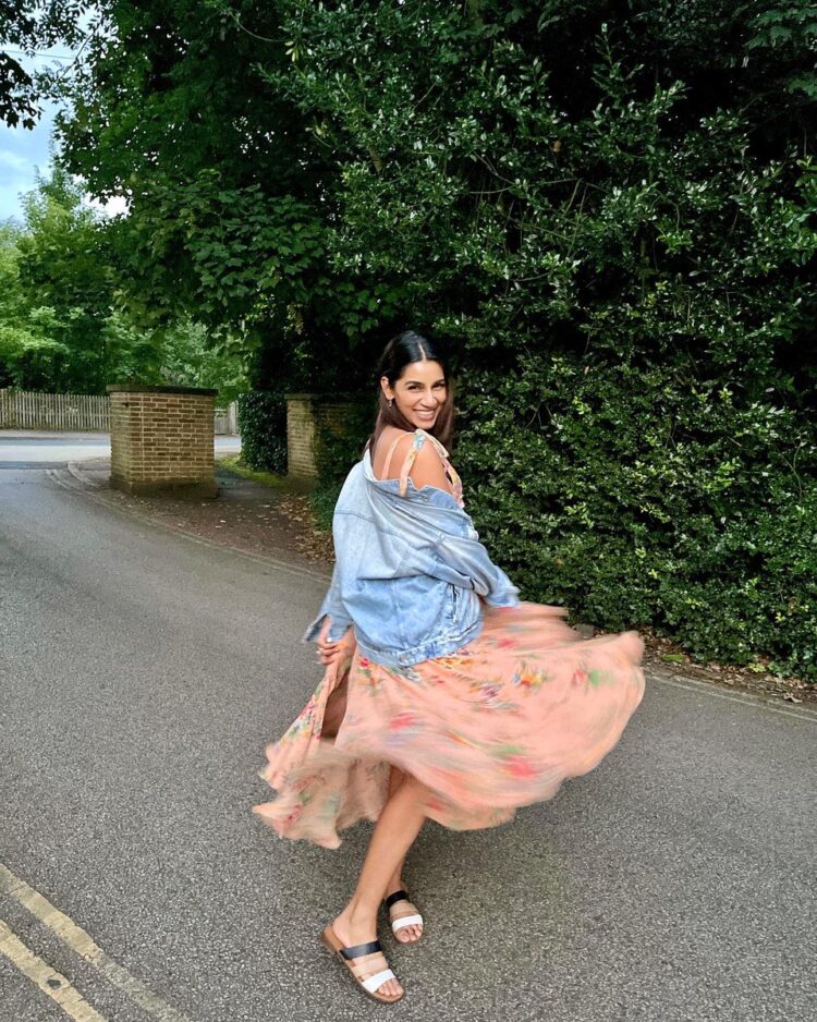 sanjana ganesan feet 5