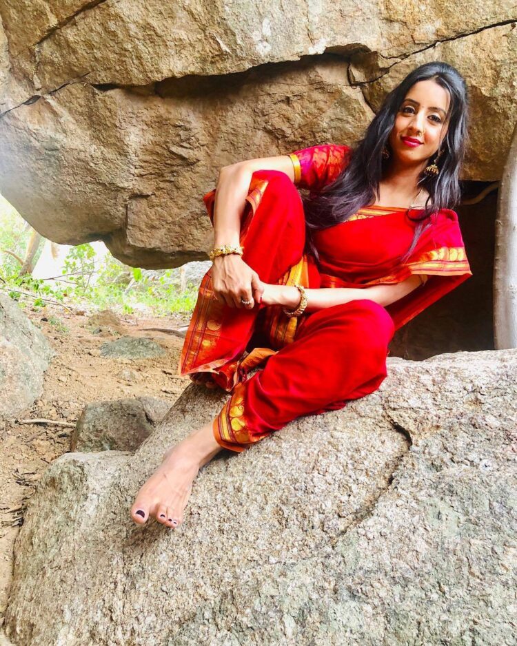 sanjjanaa feet 2