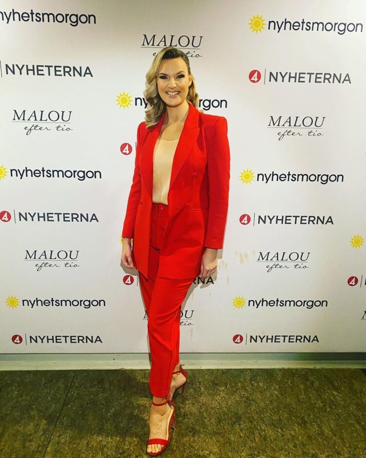 sanna nielsen feet 6