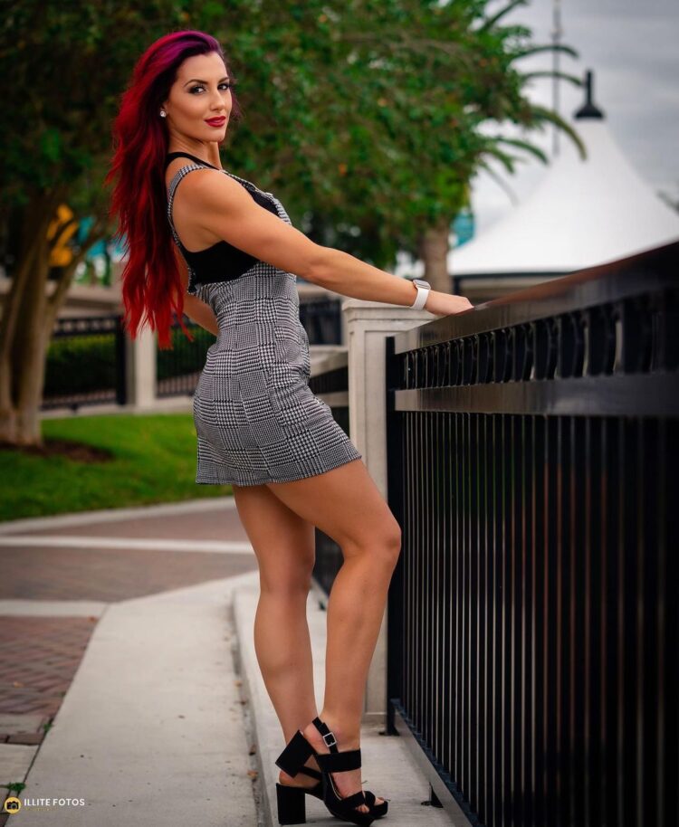 santana garrett feet 5