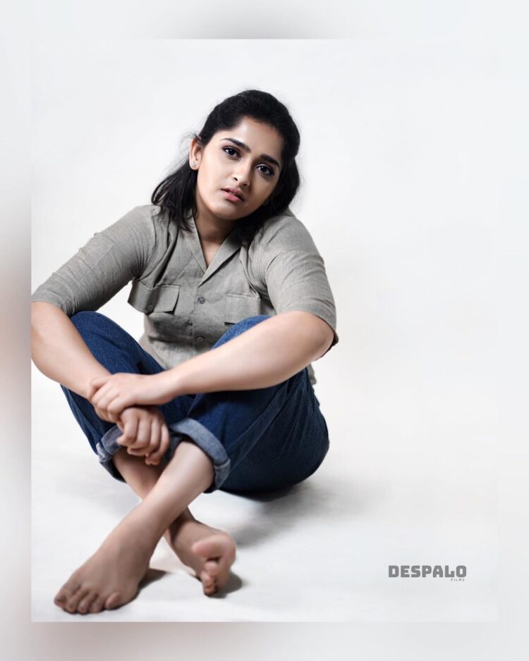 sanusha feet