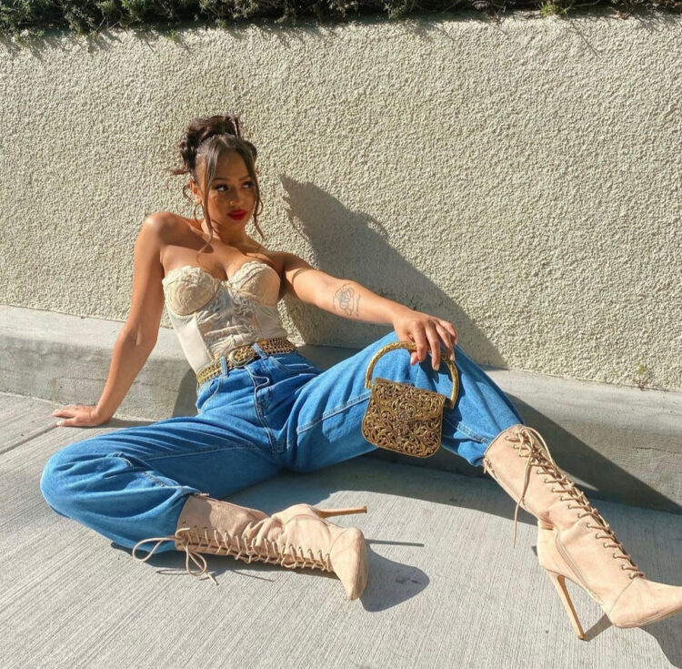 saoirse alicia behzadi feet 5