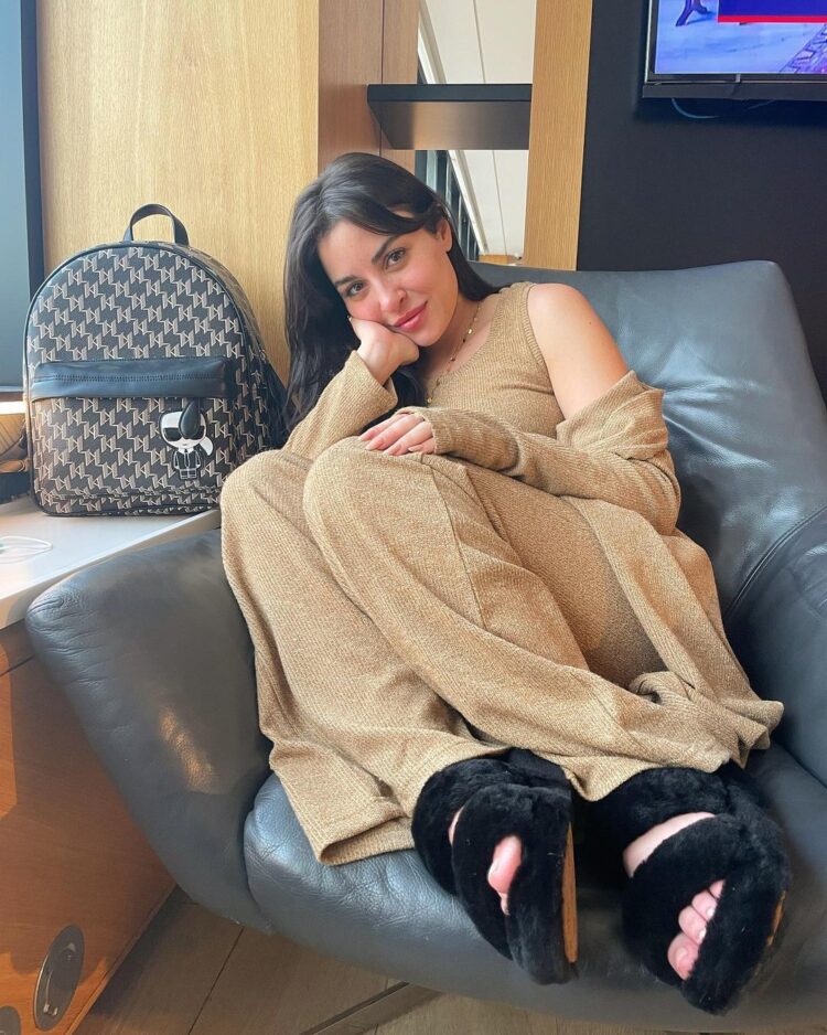 sara abi kanaan feet 2