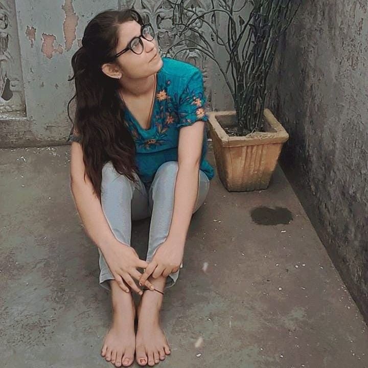 sara disturco feet 3