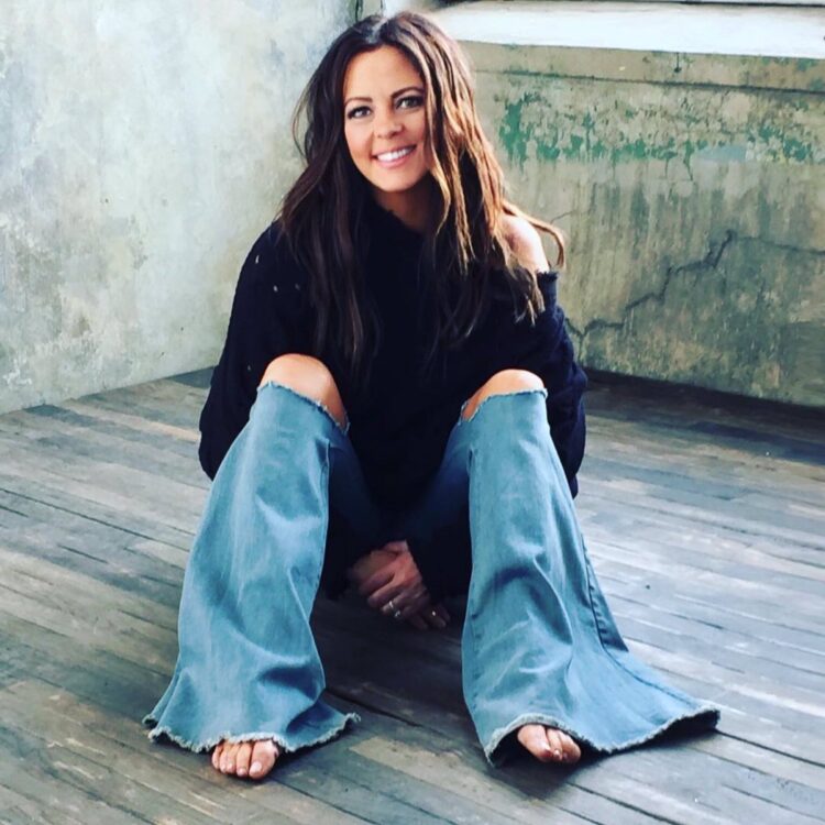 sara evans feet 1