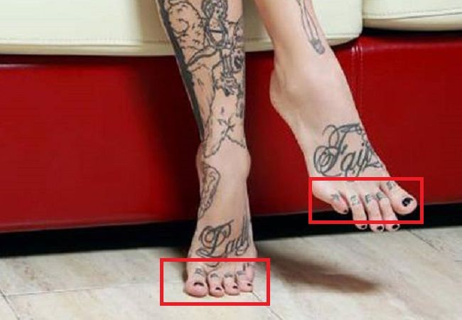 sara fabel feet 6