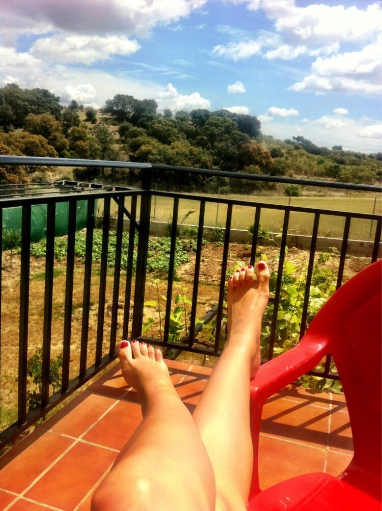 sara gomez feet 4