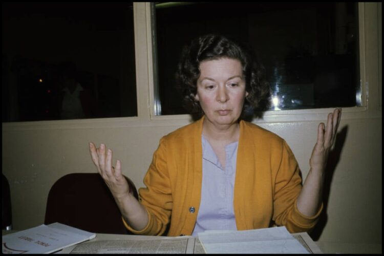 sara jane moore feet