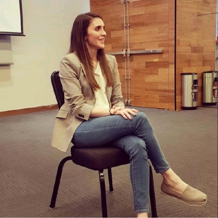 sara martinez feet 4