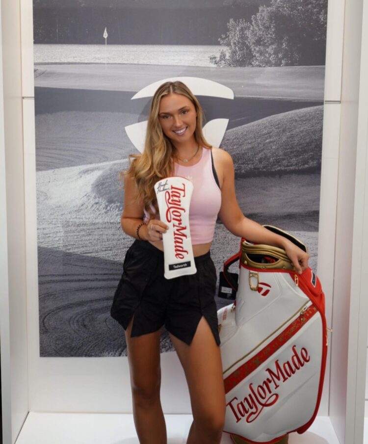 sara michelle winter feet 6