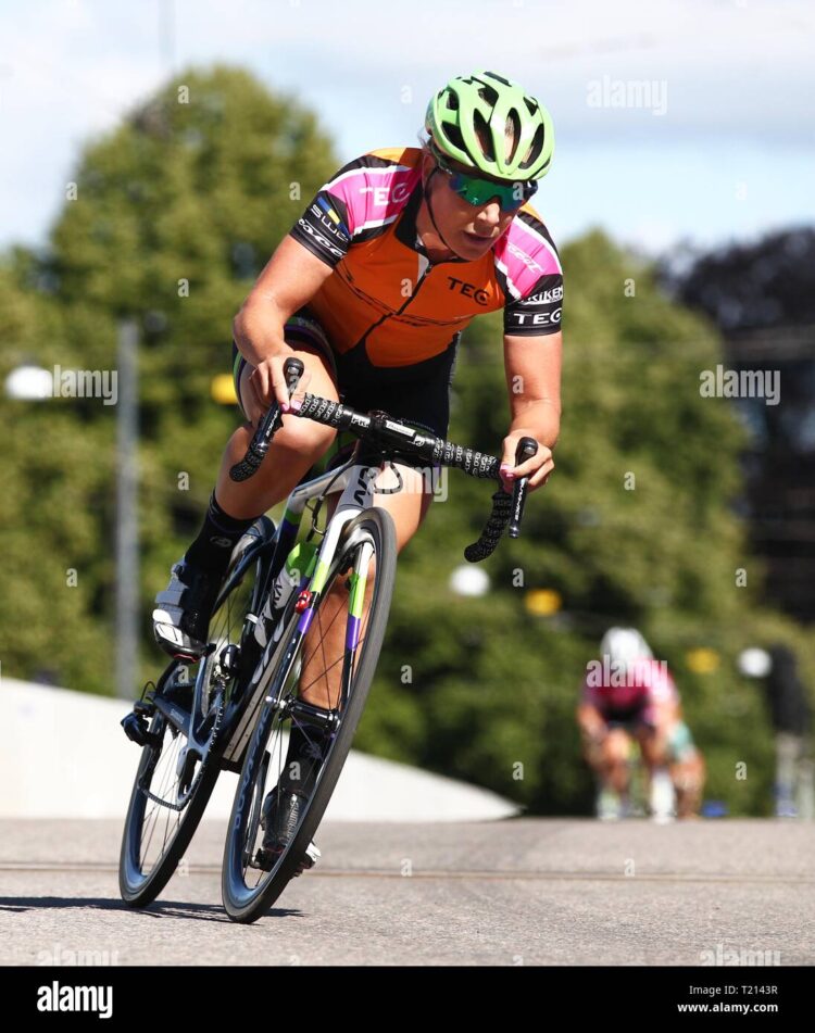 sara mustonen feet 6