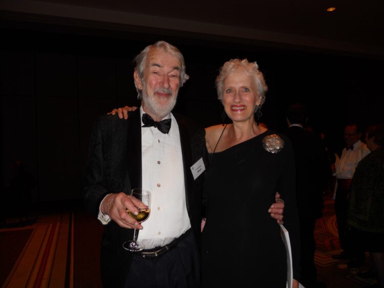 sara paretsky feet 6