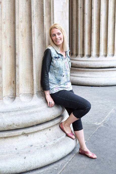 sara pascoe feet