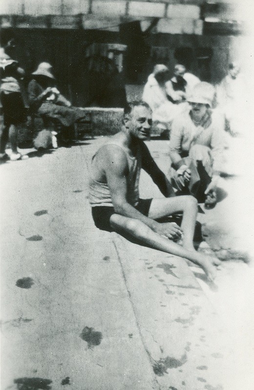 sara roosevelt feet 4