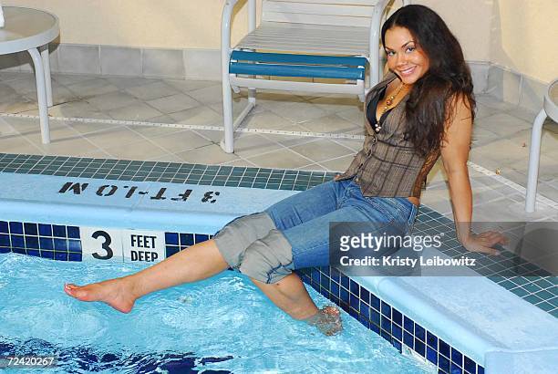 sara stokes feet 4