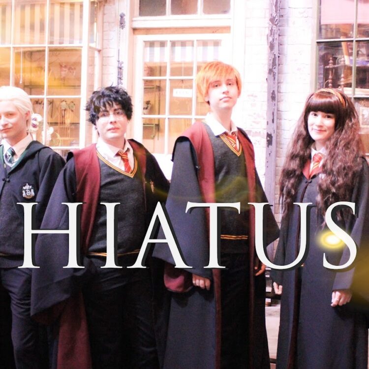 sara themischiefmanagers feet