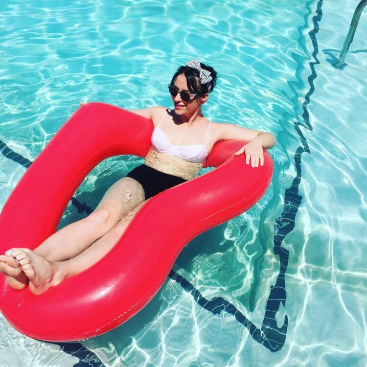 sara weinshenk feet 1