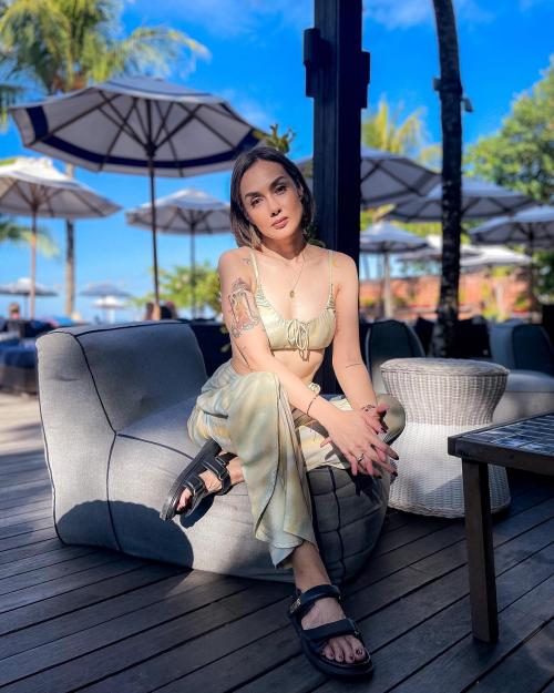 sara wijayanto feet 2