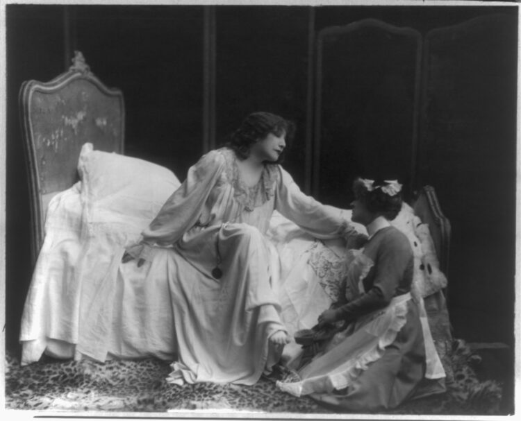 sarah bernhardt feet 3