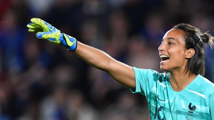 sarah bouhaddi feet 5