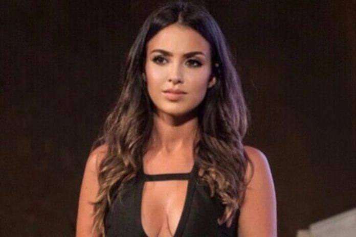 sarah castellana heurtaux feet 5