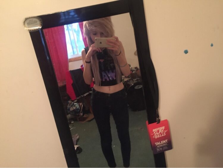 sarah christine fowler feet