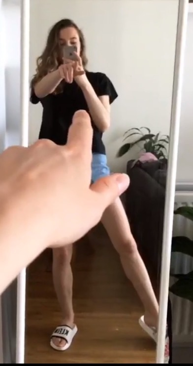 sarah close feet 3