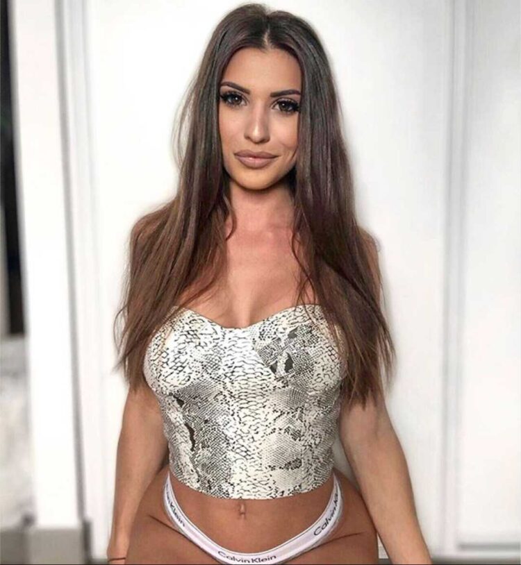 sarah coulomb feet 3